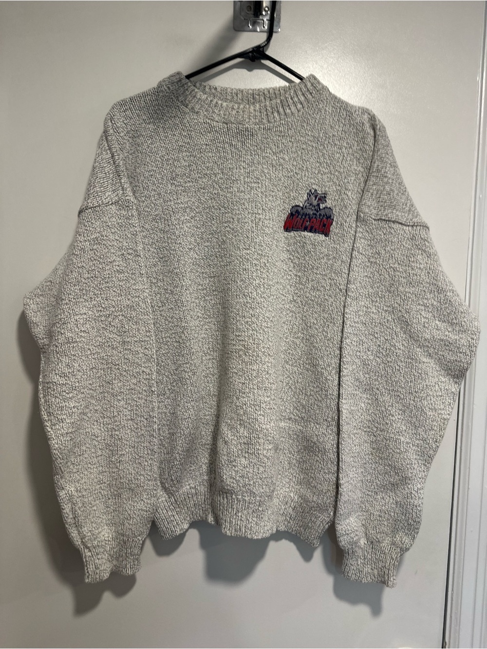VTG 90’s Dunbrooke Embroidered Hartford Wolf Pack Knit Heather gray Sweater.